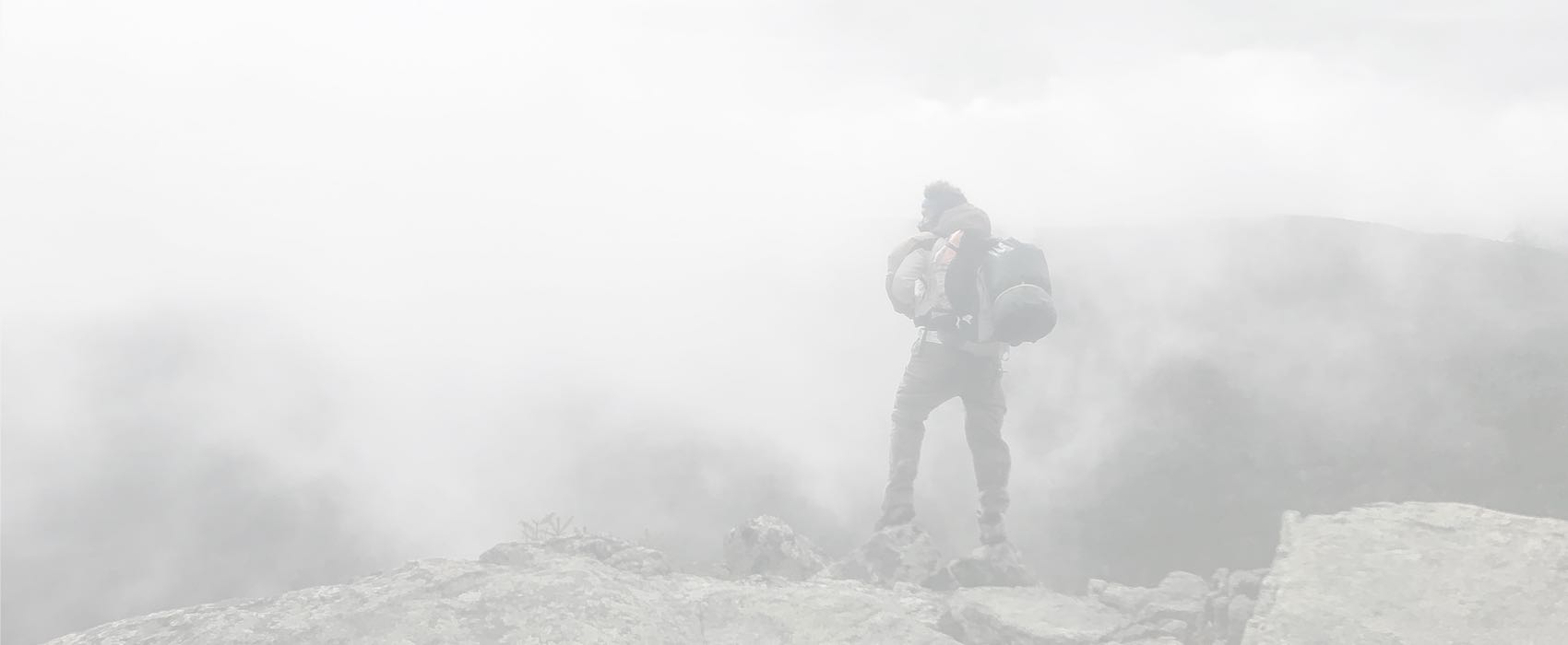 balazs-busznyak-3mtcyvbAqzM-unsplash Attaque des titans Bag